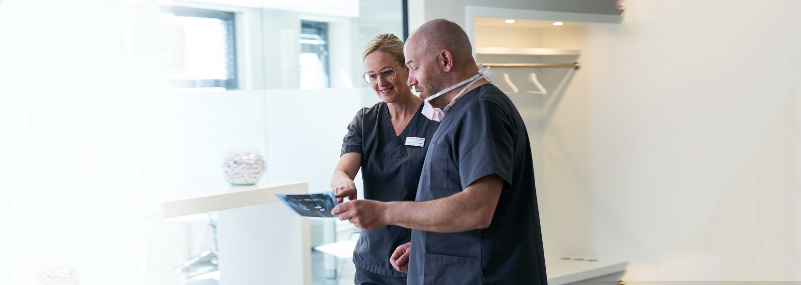 Bei Eingriffen im Mund- und Kieferbereich in besten Händen bei den Oralchirurgen Düsseldorf